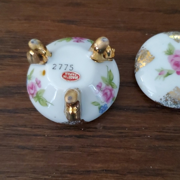 VINTAGE PORCELAIN MINIATURE TRINKET BOX - Picture 4 of 8